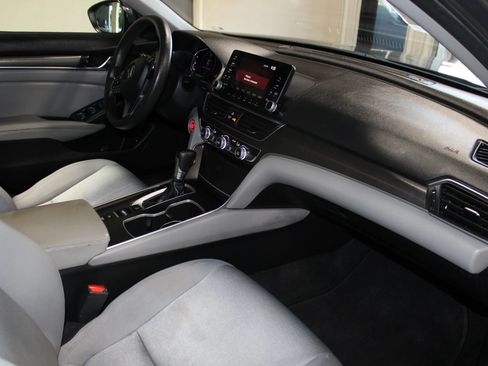 Used 2018 Honda Accord LX image 25