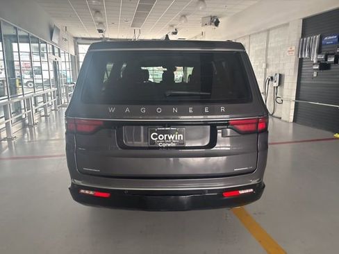 Used 2023 Jeep Wagoneer L Series II image 7