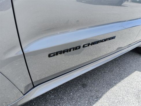 Used 2015 Jeep Grand Cherokee High Altitude RWD image 10