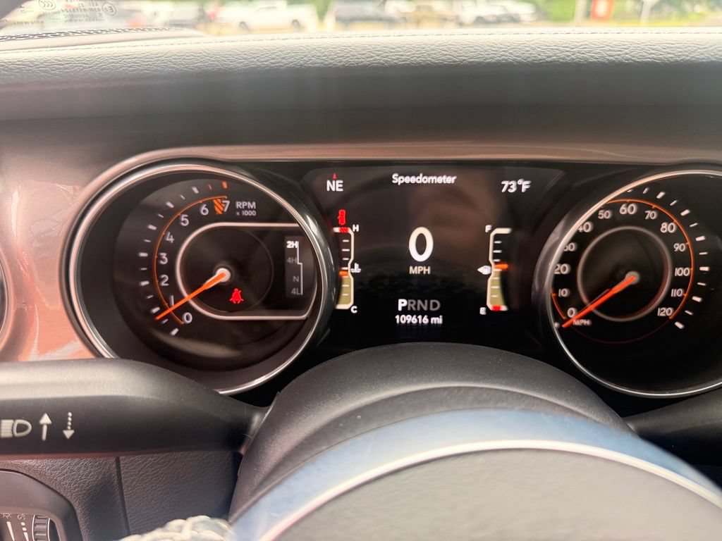 Used 2018 Jeep Wrangler Unlimited Sahara AWD/4WD image 27