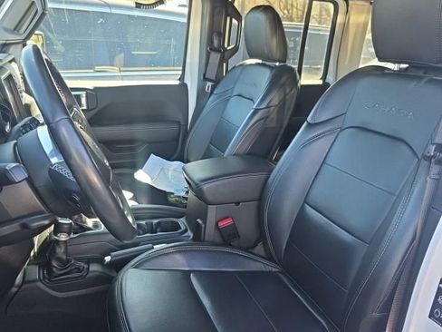 Used 2022 Jeep Wrangler Unlimited Sahara w/ Cold Weather Group AWD/4WD image 10