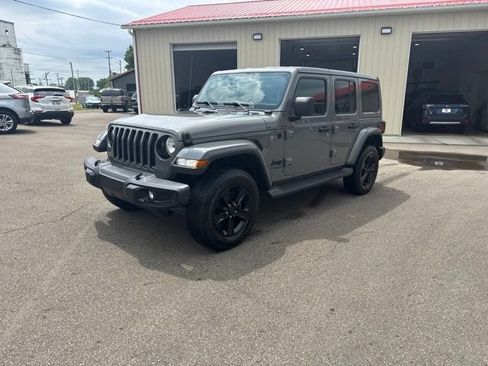 Used 2021 Jeep Wrangler Unlimited Sahara AWD/4WD image 7
