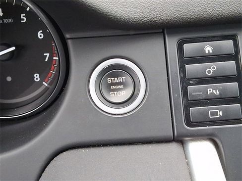 Used 2017 Land Rover Discovery Sport HSE image 26