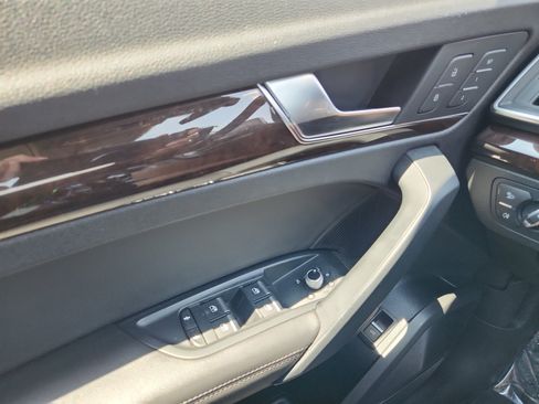 Used 2019 Audi Q5 2.0T Premium Plus w/ Premium Plus Package AWD/4WD image 13