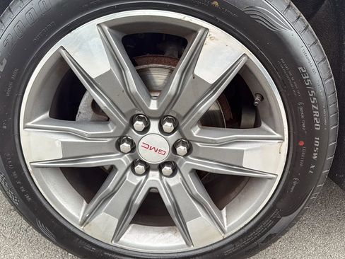 Used 2017 GMC Acadia SLT AWD/4WD image 4