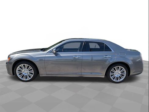 Used 2011 Chrysler 300 C w/ Sound Group RWD image 7