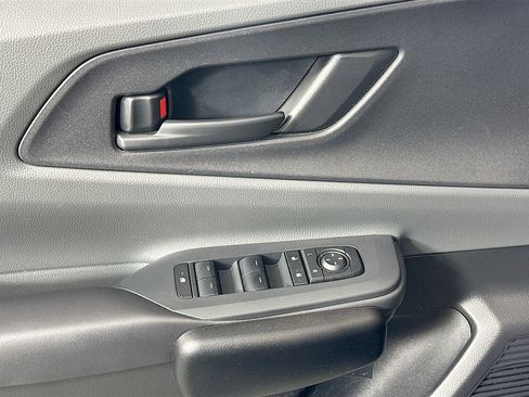 Used 2023 Toyota Prius LE image 17