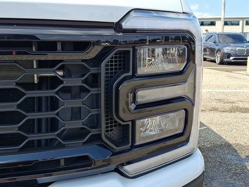 Used 2025 Ford F250 Lariat w/ Black Appearance Package AWD/4WD image 9