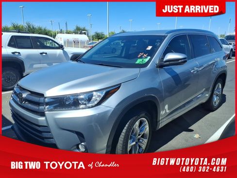 Used 2017 Toyota Highlander Limited image 1