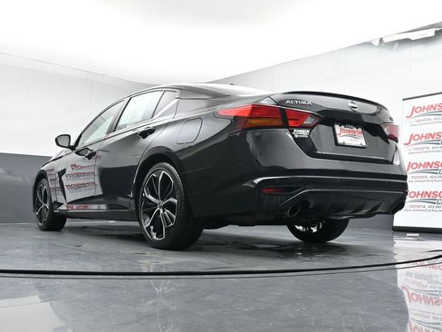 Used 2023 Nissan Altima 2.5 SR image 39