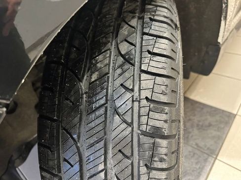 Used 2024 Ford Edge SEL image 23