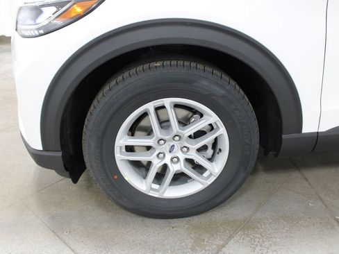 New 2026 Ford Explorer Active image 36