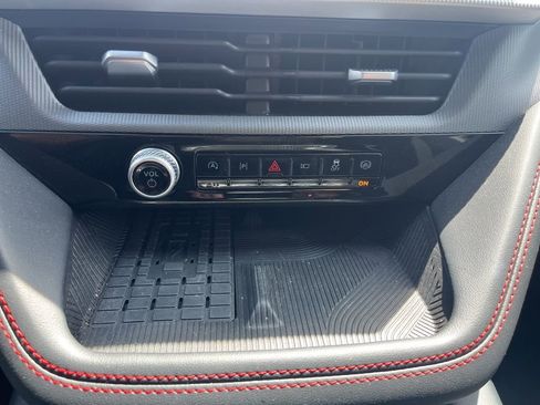 Used 2025 Ford Explorer ST image 28