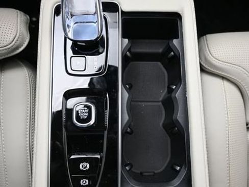 New 2026 Volvo XC90 B6 Ultra w/ Protection Package Premier AWD/4WD image 12