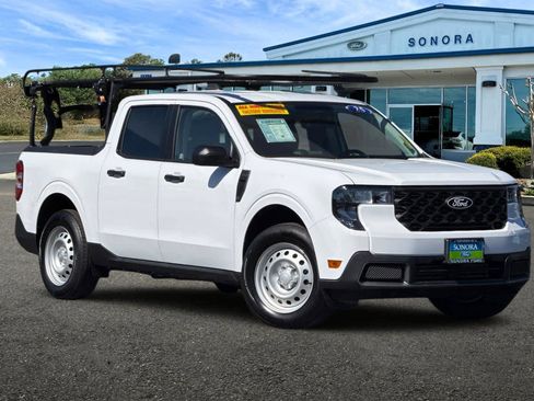 Used 2025 Ford Maverick XLT w/ Equipment Group 302A AWD/4WD image 2