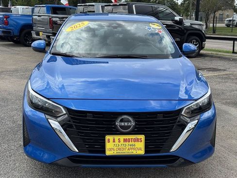 Used 2025 Nissan Sentra SV FWD image 2