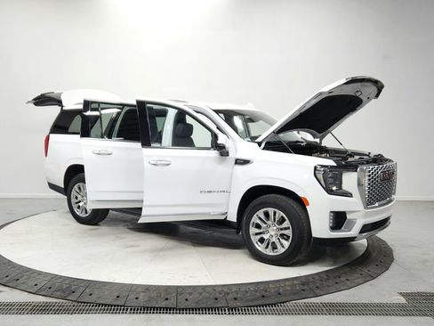 Used 2024 GMC Yukon XL Denali RWD image 9