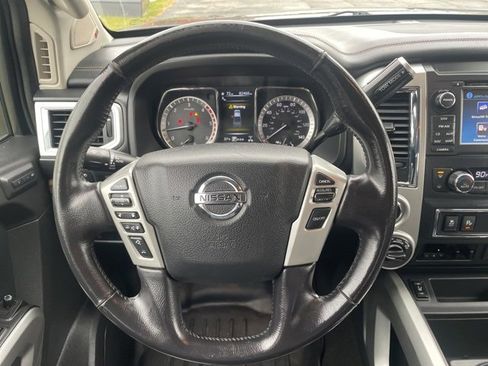 Used 2018 Nissan Titan SL w/ Chrome Package image 21