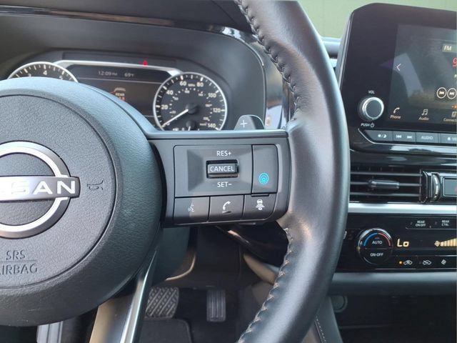 Used 2024 Nissan Pathfinder SV AWD/4WD image 25