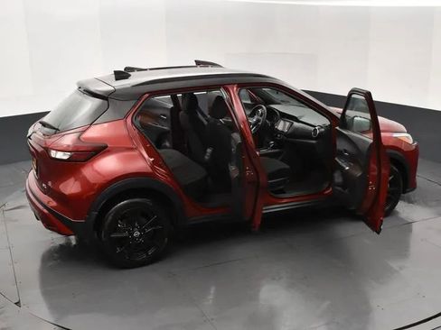 Used 2023 Nissan Kicks SR image 6
