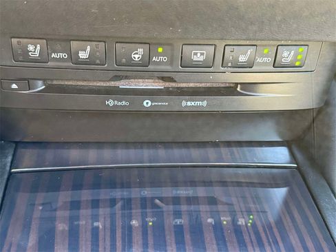 Used 2019 Lexus ES 350 Luxury w/ Accessory Package image 26