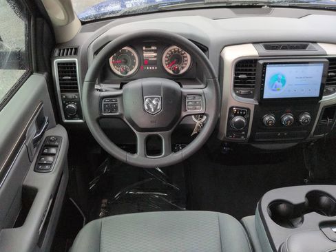 Used 2018 RAM 1500 Classic SLT AWD/4WD image 15