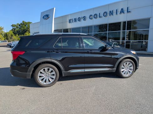 Used 2023 Ford Explorer Limited w/ Equipment Group 301A image 3