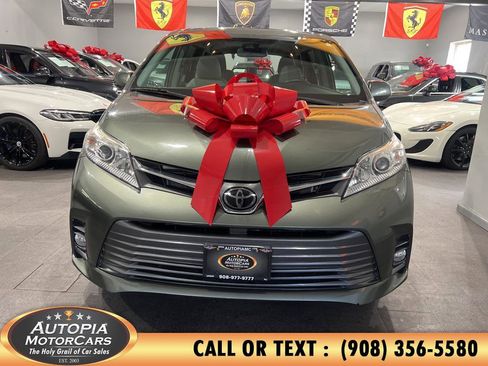 Used 2019 Toyota Sienna XLE image 9
