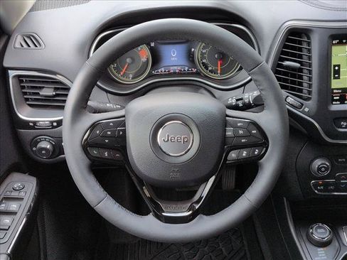 Used 2023 Jeep Cherokee Altitude Lux AWD/4WD image 15