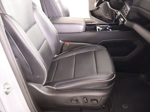 Used 2025 Chevrolet Silverado EV LT AWD/4WD image 14