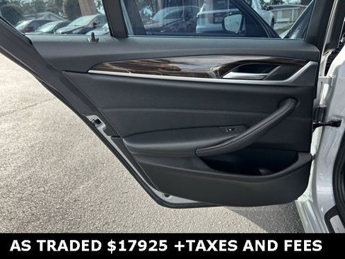 Used 2019 BMW 530i w/ Premium Package image 13