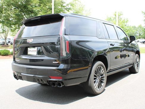 Used 2023 Cadillac Escalade ESV V AWD/4WD image 6