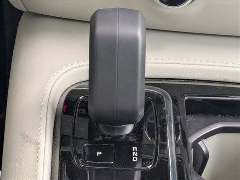 Used 2023 Volvo S60 T8 Plus image 12