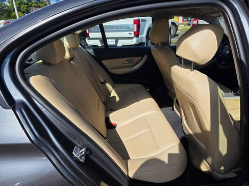 Used 2017 BMW 320i Sedan RWD image 22