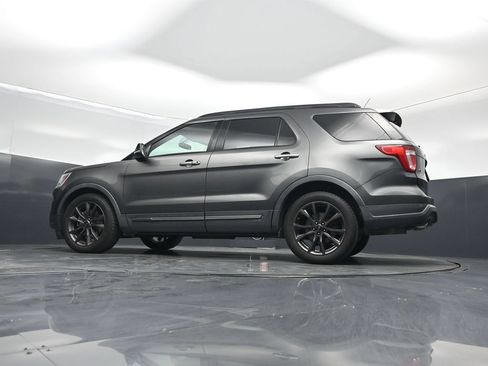 Used 2018 Ford Explorer XLT w/ Equipment Group 202A FWD image 51