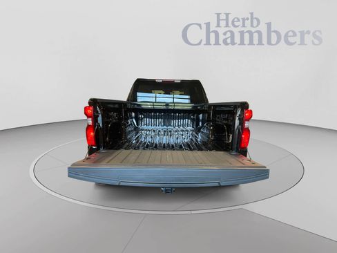 Used 2023 Chevrolet Silverado 1500 LT AWD/4WD image 7