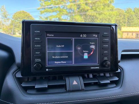 Used 2022 Toyota RAV4 LE AWD/4WD image 10