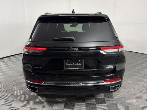 Used 2022 Jeep Grand Cherokee Overland w/ Luxury Tech Group IV AWD/4WD image 10