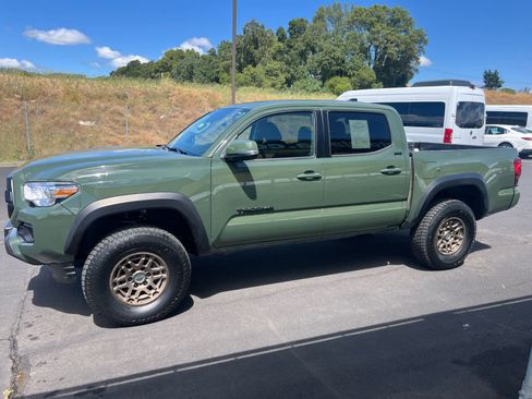 Certified 2022 Toyota Tacoma SR5 w/ Trail Edition AWD/4WD image 7