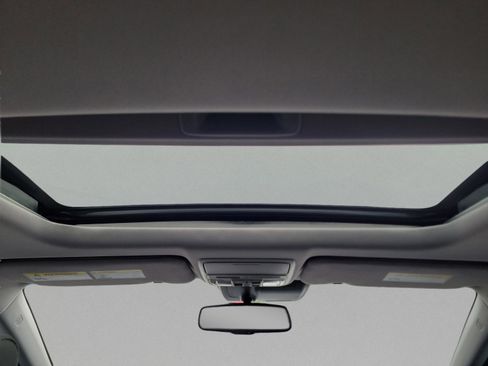 Used 2022 Honda CR-V Touring image 11