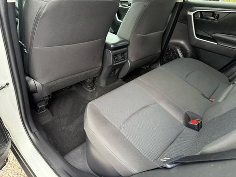 Used 2022 Toyota RAV4 LE AWD/4WD image 26