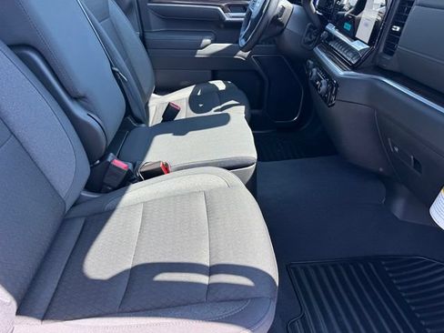Used 2025 Chevrolet Silverado 1500 LT AWD/4WD image 6