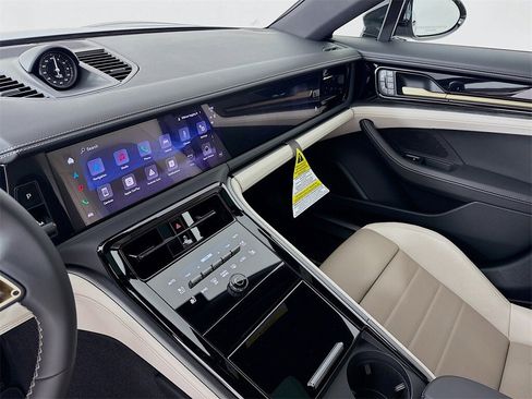 New 2026 Porsche Panamera image 4