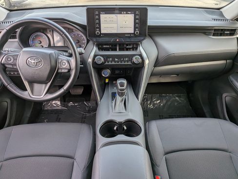 Used 2022 Toyota Venza LE AWD/4WD image 17
