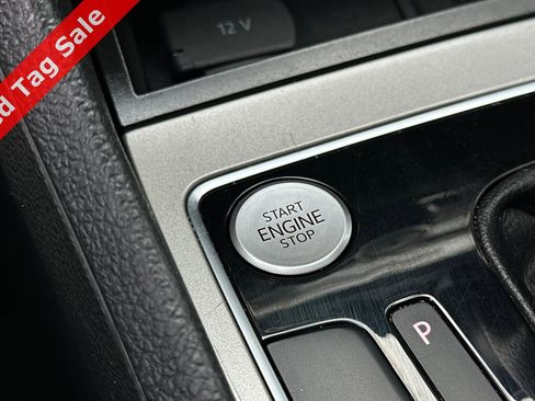 Certified 2022 Volkswagen Passat 2.0T SE image 22