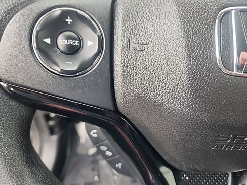 Used 2020 Honda HR-V LX image 19