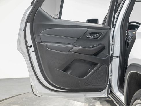 Used 2023 Chevrolet Traverse LT w/ LT Premium Package image 25