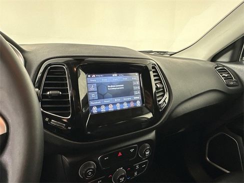 Certified 2021 Jeep Compass Latitude image 25
