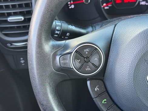 Used 2019 Kia Soul + FWD image 21