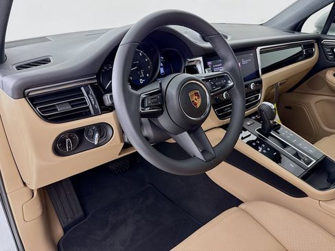 New 2026 Porsche Macan AWD/4WD image 4